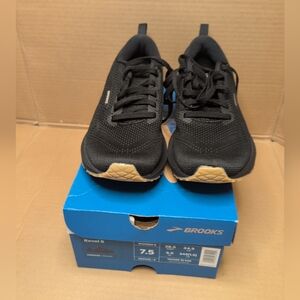 Brooks Women's Revel Shoes Sz 7.5